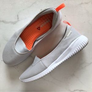 REEBOK slip ons sneakers grey memory tech massage sole